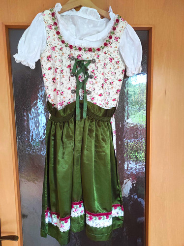 Dirndl blumenmuster mit bluse - dirndl,
