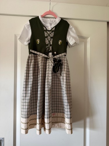 Landhaus mädchen dirndl - landhaus, mädchen-dirndl